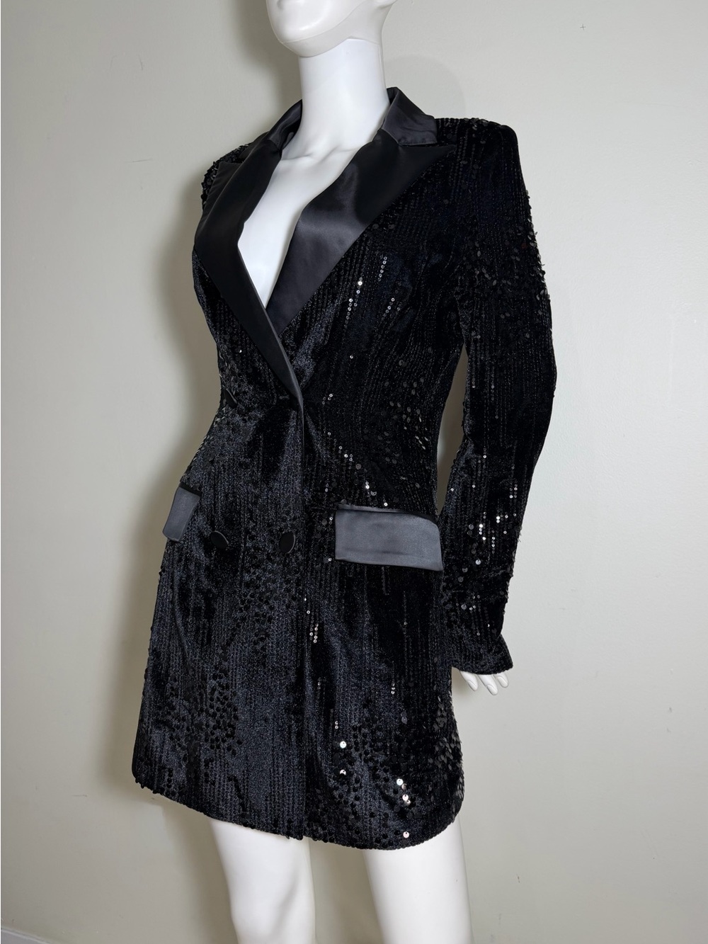Fashion Nova Black Sequin Velvet Blazer Dress with Satin Lapel